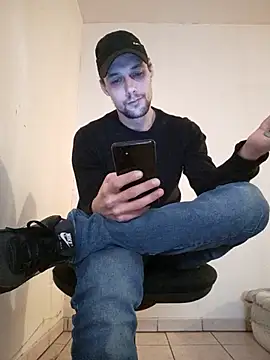 Snapshot of kx93 chatting on 03.11.25 kx93 online show from 03.11.25