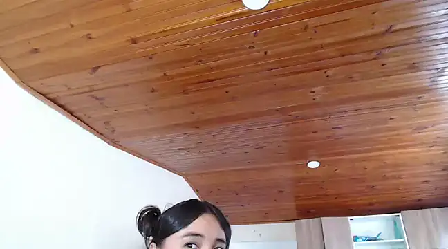 Snapshot of Cuty_sexy_hot chatting on 02.21.25 Cuty sexy hot online show from 02.21.25