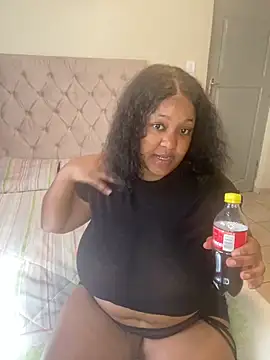 Missmoox24 online show from 10.16.25