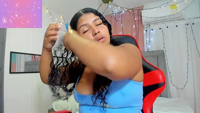 Snapshot of valentina_0_ chatting on 02.13.25 valentina 0 online show from 02.13.25