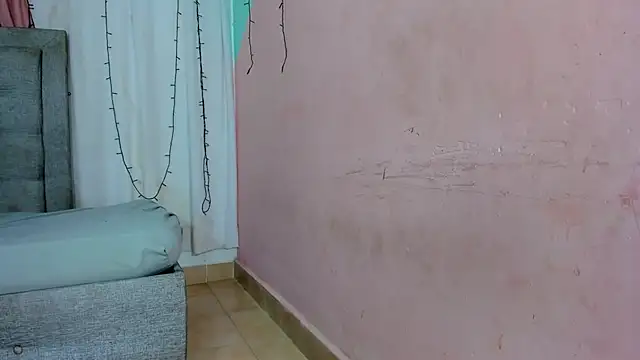 Snapshot of valentina_0_ chatting on 10.26.25 valentina 0 online show from 10.26.25