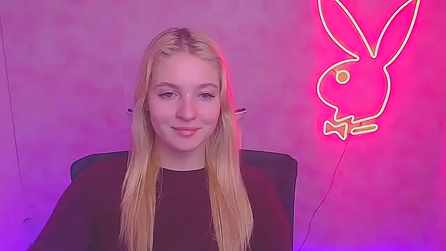 Snapshot of Milka_kiss_ chatting on 02.04.25 Milka kiss online show from 02.04.25