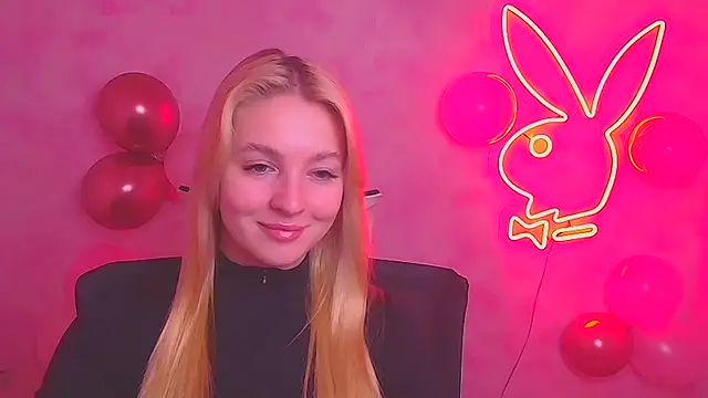 Snapshot of Milka_kiss_ chatting on 02.13.25 Milka kiss online show from 02.13.25