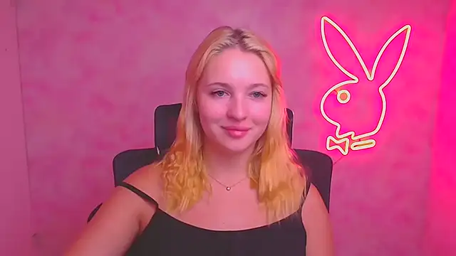 Snapshot of Milka_kiss_ chatting on 09.13.25 Milka kiss online show from 09.13.25