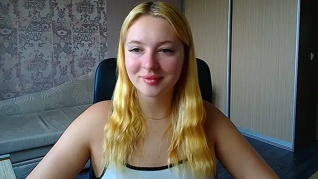 Snapshot of Milka_kiss_ chatting on 06.29.26 Milka kiss online show from 06.29.26