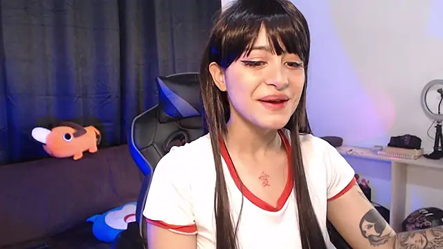 Snapshot of liz-beths chatting on 11.25.25 liz-beths online show from 11.25.25