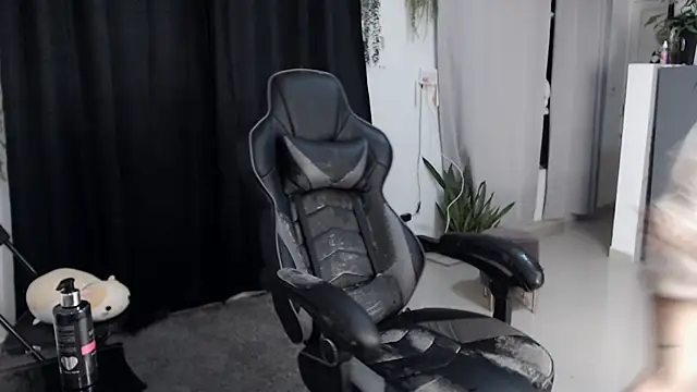 liz-beths online show from 02.03.26