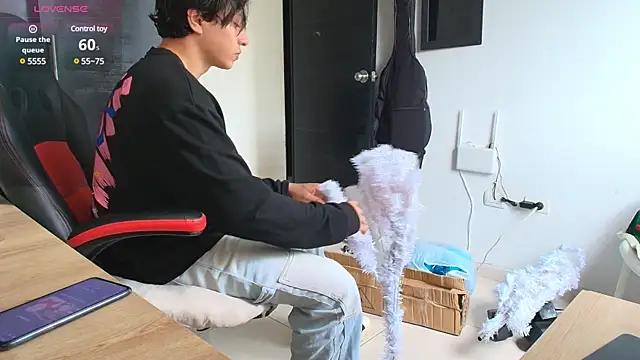 Snapshot of Haruto2001 chatting on 12.06.24 Haruto2001 online show from 12.06.24