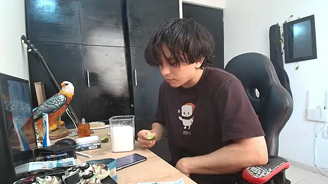 Snapshot of Haruto2001 chatting on 03.20.25 Haruto2001 online show from 03.20.25