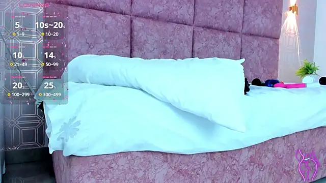 Snapshot of LilitRobins chatting on 12.14.24 LilitRobins online show from 12.14.24