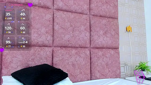 Snapshot of LilitRobins chatting on 02.20.25 LilitRobins online show from 02.20.25