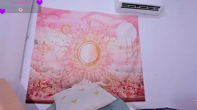 Snapshot of LilitRobins chatting on 11.11.25 LilitRobins online show from 11.11.25