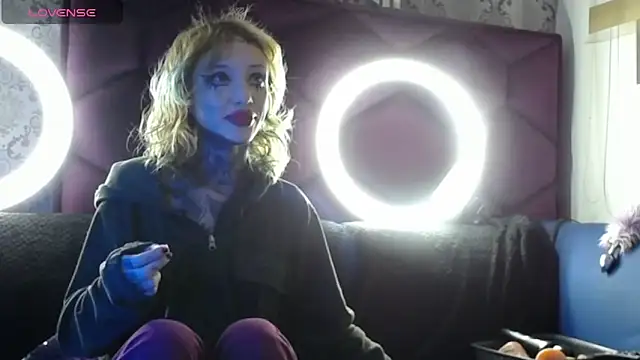Snapshot of TyphoidMary chatting on 07.09.26 TyphoidMary online show from 07.09.26