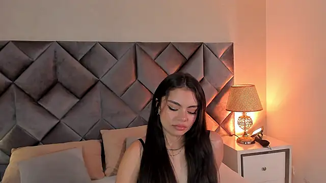 Snapshot of Luisa0110 chatting on 09.29.25 Luisa0110 online show from 09.29.25