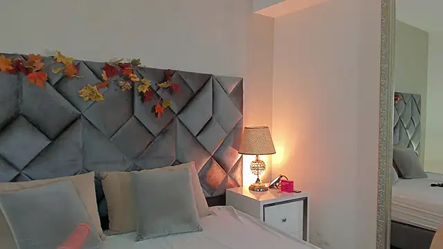 Snapshot of Luisa0110 chatting on 10.10.25 Luisa0110 online show from 10.10.25