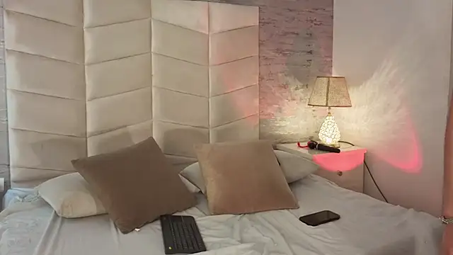 Luisa0110 online show from 02.25.26