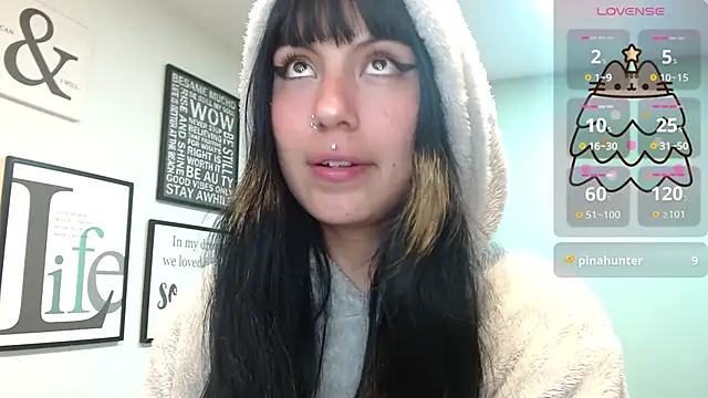 Snapshot of amy_adams1 chatting on 12.12.24 amy adams1 online show from 12.12.24