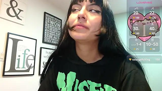 Snapshot of amy_adams1 chatting on 02.01.25 amy adams1 online show from 02.01.25