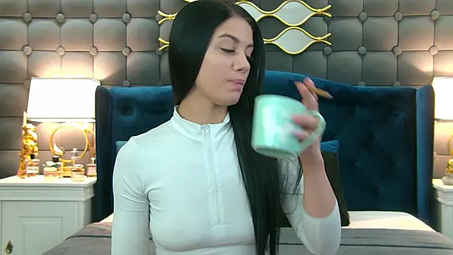 LeyaCass online show from 01.16.25