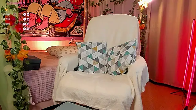 Snapshot of _Forest_Lina_ chatting on 02.08.25 Forest Lina online show from 02.08.25