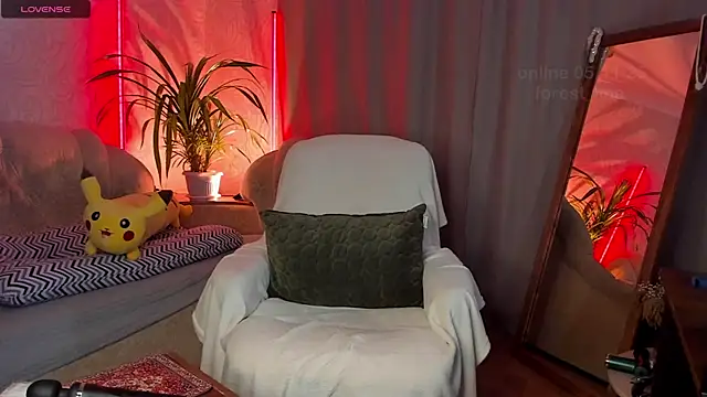 Snapshot of _Forest_Lina_ chatting on 11.05.25 Forest Lina online show from 11.05.25