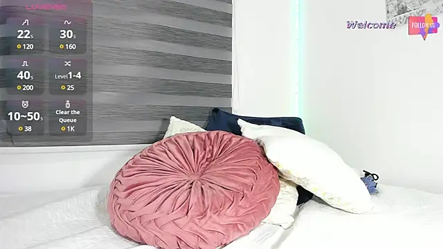 MEGANTARLY09 online show from 03.14.25