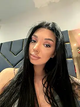 amirahylerr online show from 01.08.26