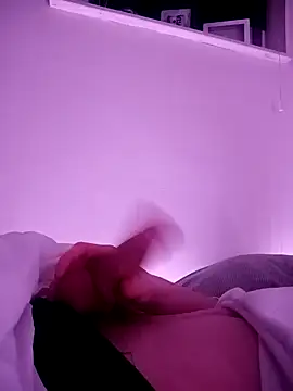 Snapshot of gostos__oo chatting on 12.20.24 gostos oo online show from 12.20.24