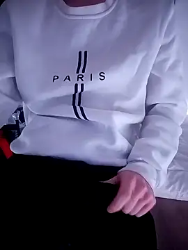 Snapshot of gostos__oo chatting on 12.21.24 gostos oo online show from 12.21.24