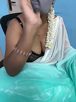 Snapshot of sajeetha chatting on 06.24.26 sajeetha online show from 06.24.26