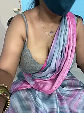 Snapshot of sajeetha chatting on 06.26.26 sajeetha online show from 06.26.26