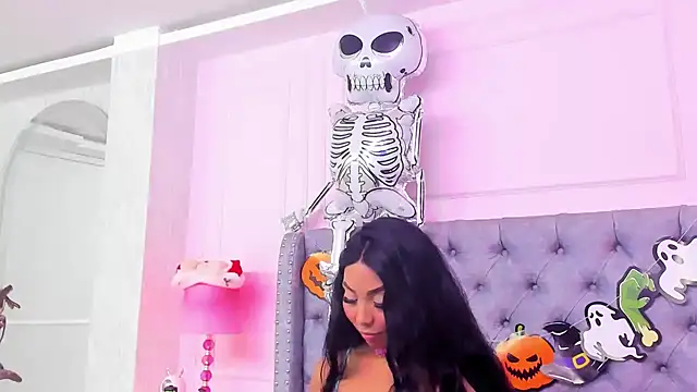 HaileeRoberts online show from 11.01.25