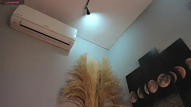 Snapshot of ALICEPOIXXXON chatting on 11.26.25 ALICEPOIXXXON online show from 11.26.25