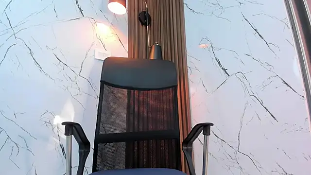 Snapshot of antony_bigdick_ chatting on 11.18.25 antony bigdick online show from 11.18.25