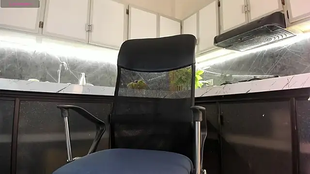 Snapshot of antony_bigdick_ chatting on 11.27.25 antony bigdick online show from 11.27.25