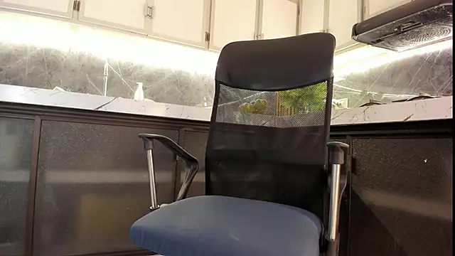 Snapshot of antony_bigdick_ chatting on 12.02.25 antony bigdick online show from 12.02.25