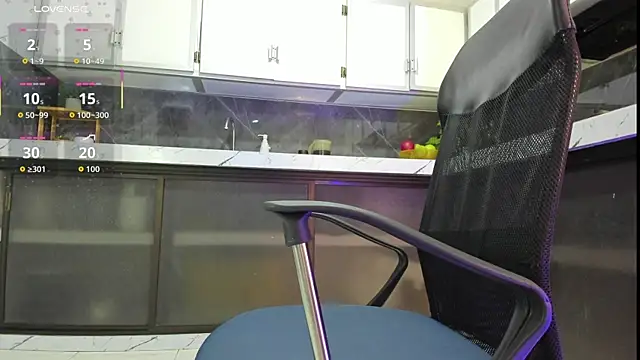 Snapshot of antony_bigdick_ chatting on 12.19.25 antony bigdick online show from 12.19.25