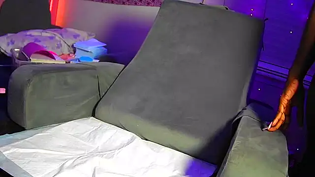 Tatithegoddess online show from 11.19.25