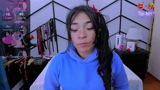 AlanaLuck online show from 03.22.25