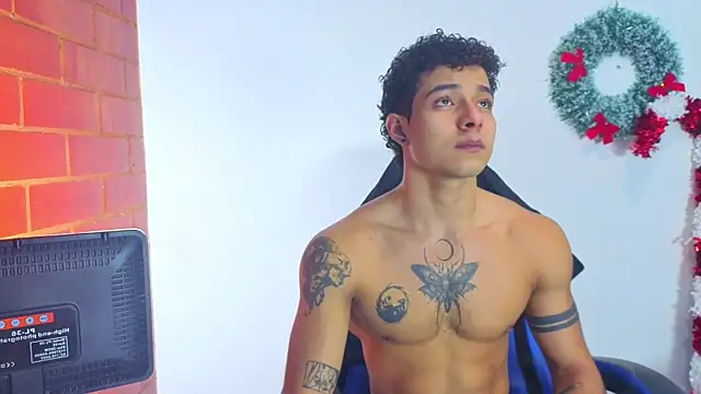 Snapshot of Demitryo chatting on 12.23.25 Demitryo online show from 12.23.25