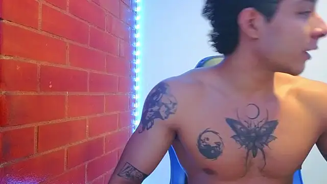 Snapshot of Demitryo chatting on 01.08.26 Demitryo online show from 01.08.26