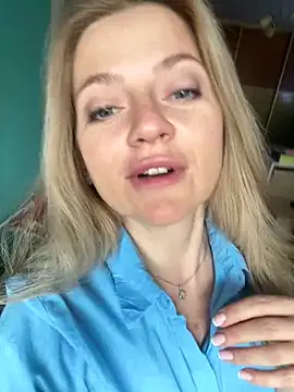 AlisonXCristal online show from 04.15.26