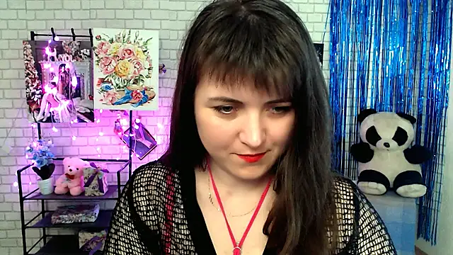 Snapshot of Darina_M_ chatting on 03.22.25 Darina M online show from 03.22.25