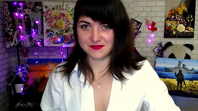 Snapshot of Darina_M_ chatting on 10.24.25 Darina M online show from 10.24.25