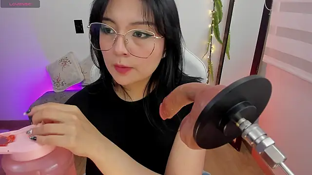 Snapshot of Hannya_moon chatting on 04.24.26 Hannya moon online show from 04.24.26