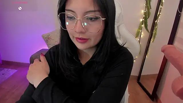 Snapshot of Hannya_moon chatting on 05.05.26 Hannya moon online show from 05.05.26