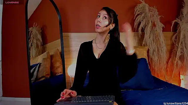 luna willians online show from 02.13.26