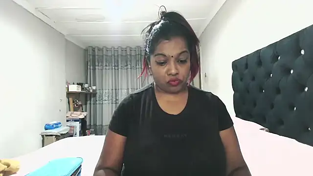 Indianmayaxoxo online show from 10.22.25