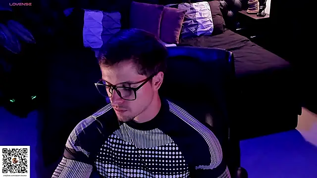 ADAM BOUTON  online show from 05.12.26