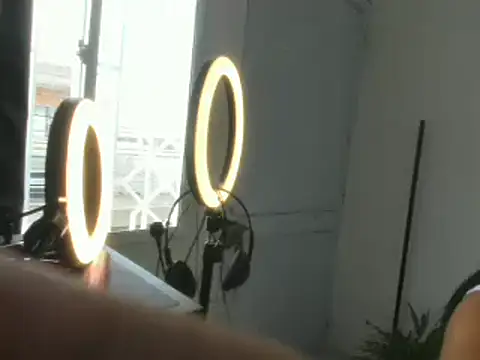 Snapshot of nairobbits chatting on 10.28.25 nairobbits online show from 10.28.25